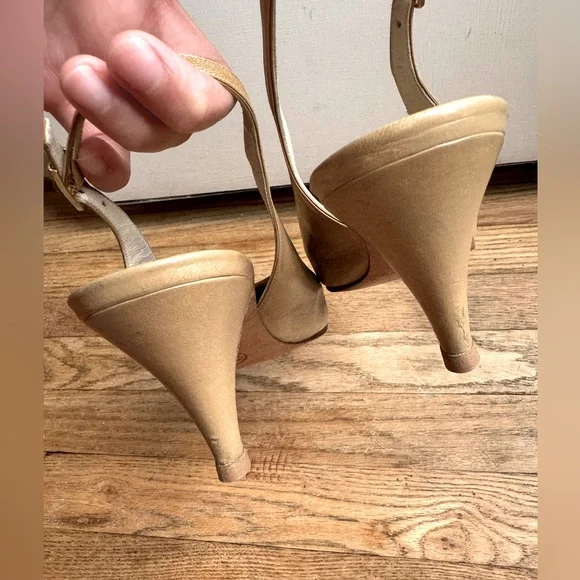 Chanel Beige Black Cap Toe Leather
Slingback Heels - Picture 5 of 6